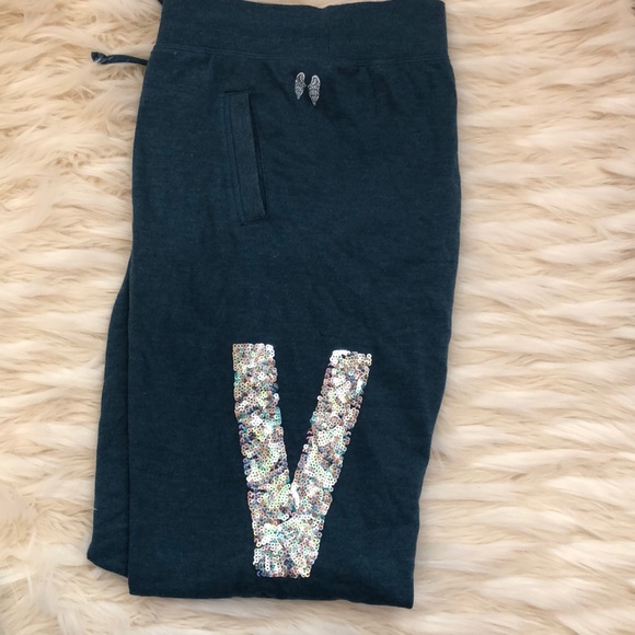 Victoria’s Secret sweatsuit set - Picture 3 of 7